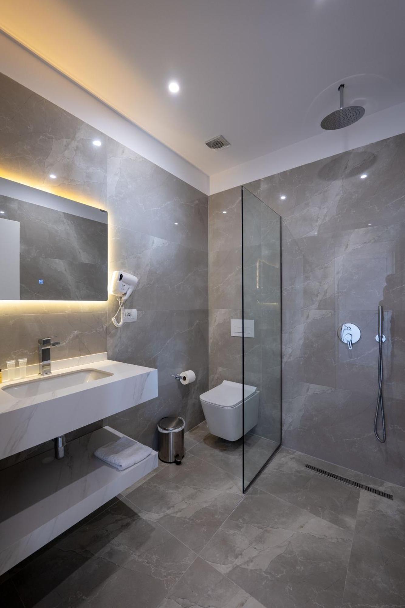 סרנדה New Heaven Hotel מראה חיצוני תמונה