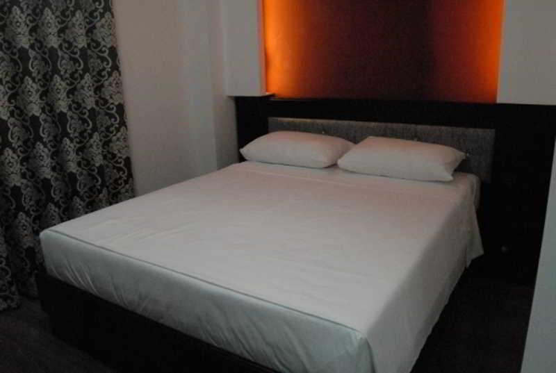 סרנדה New Heaven Hotel מראה חיצוני תמונה